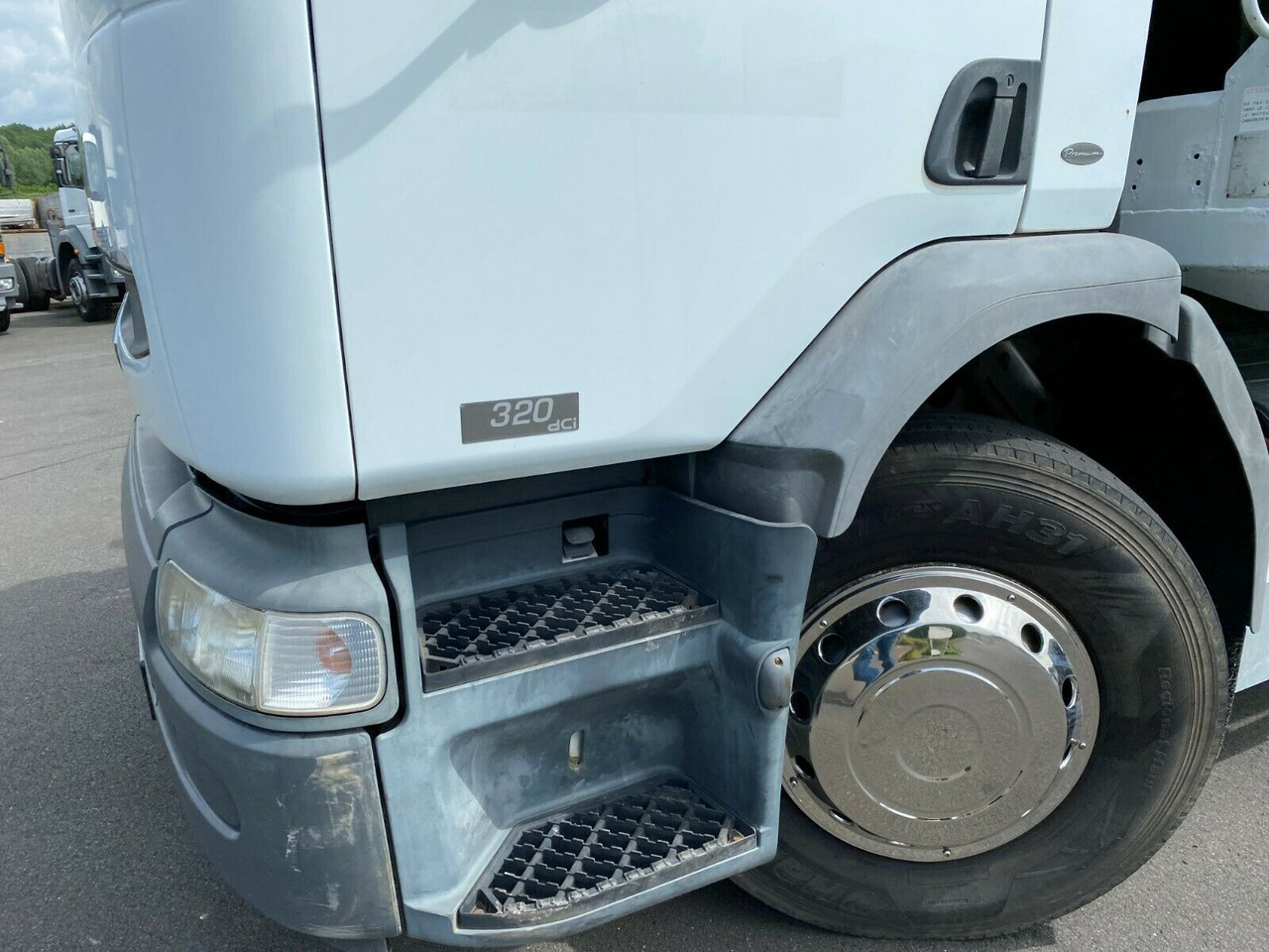 Renault 320 DCI Premium 6x2 Hydraulik Renault 320 DCI Premium 6x2 Hydraulik - Autogunoiere: Foto 3 Renault 320 DCI Premium 6x2 Hydraulik Renault 320 DCI Premium 6x2 Hydraulik - Autogunoiere: Foto 3