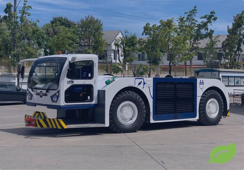 BlissFox 40E - Tractor pentru aeronave: Foto 1 BlissFox 40E - Tractor pentru aeronave: Foto 1