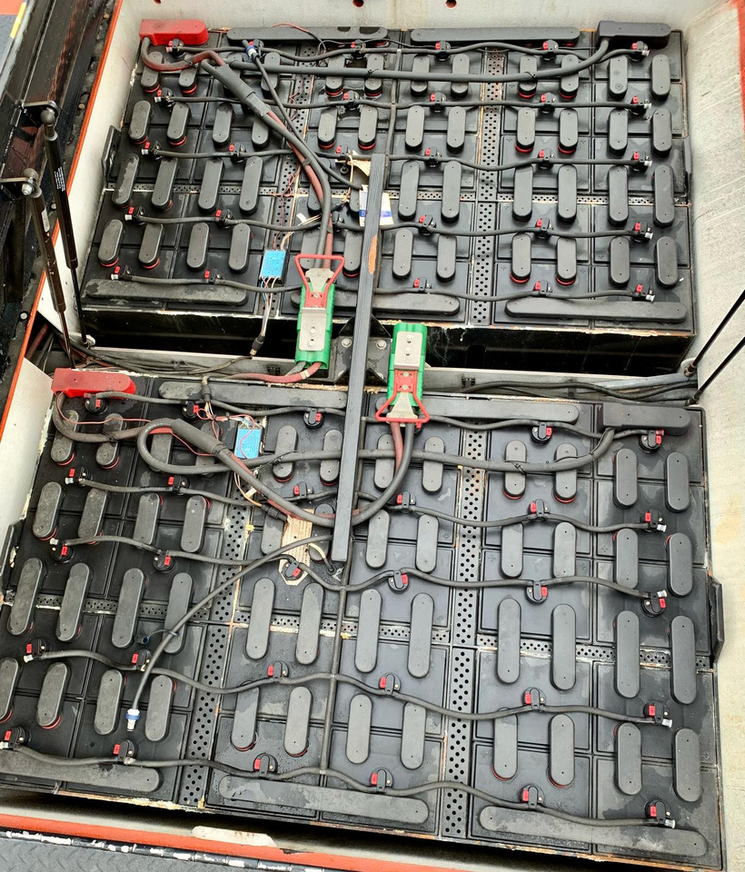 LEKTRO AP8925SDB-AL-200/250 - Tractor pentru aeronave: Foto 4 LEKTRO AP8925SDB-AL-200/250 - Tractor pentru aeronave: Foto 4