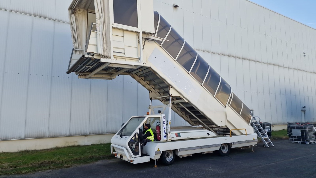 SOVAM Passenger Stairs 1.9 SPS - Scară de pasageri: Foto 1 SOVAM Passenger Stairs 1.9 SPS - Scară de pasageri: Foto 1