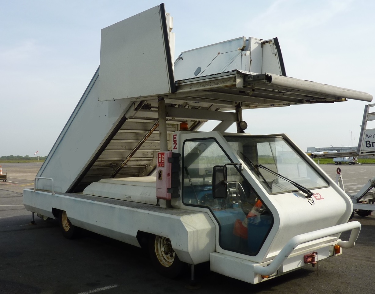 SOVAM Passenger Stairs 1.9 SPS - Scară de pasageri: Foto 1 SOVAM Passenger Stairs 1.9 SPS - Scară de pasageri: Foto 1