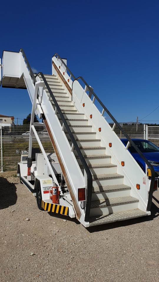 TEMG Pax Stairs TG2244 - Scară de pasageri: Foto 4 TEMG Pax Stairs TG2244 - Scară de pasageri: Foto 4