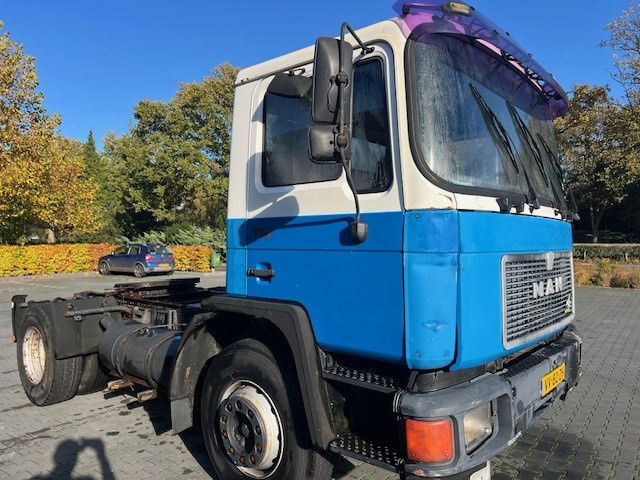 MAN 12.232 18.232 - Cap tractor: Foto 2 MAN 12.232 18.232 - Cap tractor: Foto 2