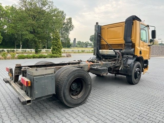 DAF CF 65 FA65.210 CF Right Hand Drive - Camion şasiu: Foto 2 DAF CF 65 FA65.210 CF Right Hand Drive - Camion şasiu: Foto 2