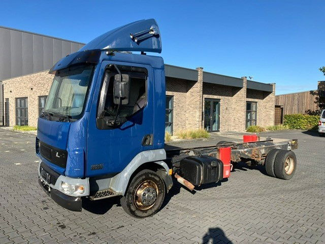 DAF LF 220 FA45.220 LF - Camion şasiu: Foto 1 DAF LF 220 FA45.220 LF - Camion şasiu: Foto 1