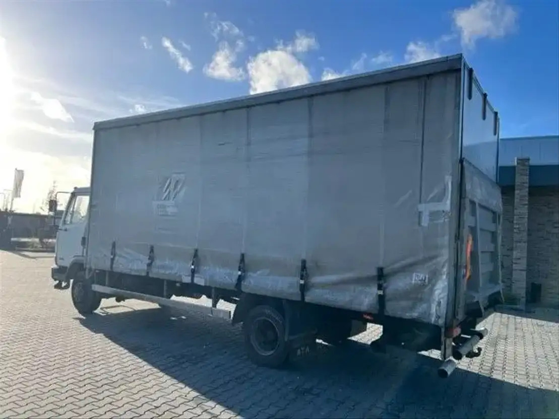 DAF LF 45.160 FA45.160 - Camion cu prelată: Foto 4 DAF LF 45.160 FA45.160 - Camion cu prelată: Foto 4