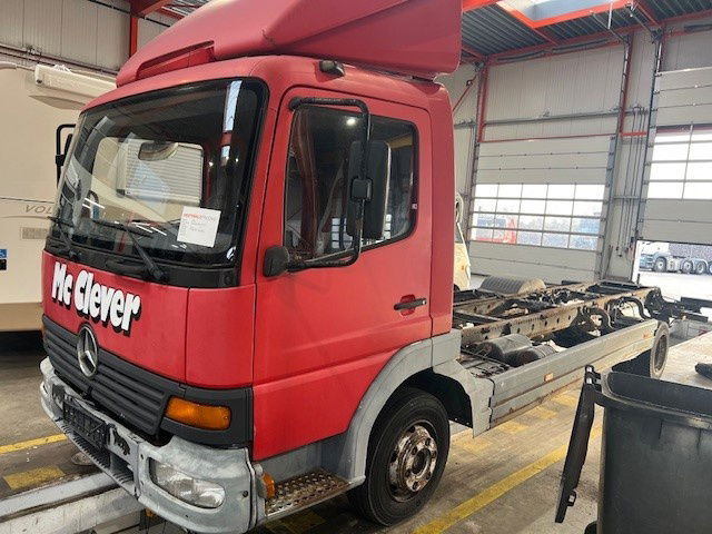 Mercedes-Benz Atego 815 Atego 815 L - Camion şasiu: Foto 1 Mercedes-Benz Atego 815 Atego 815 L - Camion şasiu: Foto 1