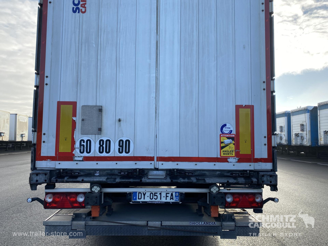 SCHMITZ Curtainsider Standard Taillift - Semiremorcă prelată: Foto 2 SCHMITZ Curtainsider Standard Taillift - Semiremorcă prelată: Foto 2