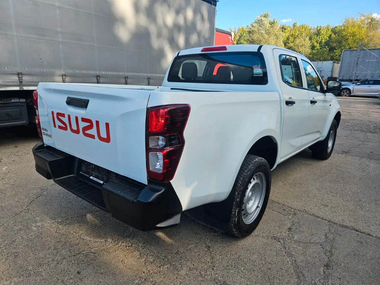 Isuzu D-Max 2H, 4H, 4L - SUV: Foto 4 Isuzu D-Max 2H, 4H, 4L - SUV: Foto 4