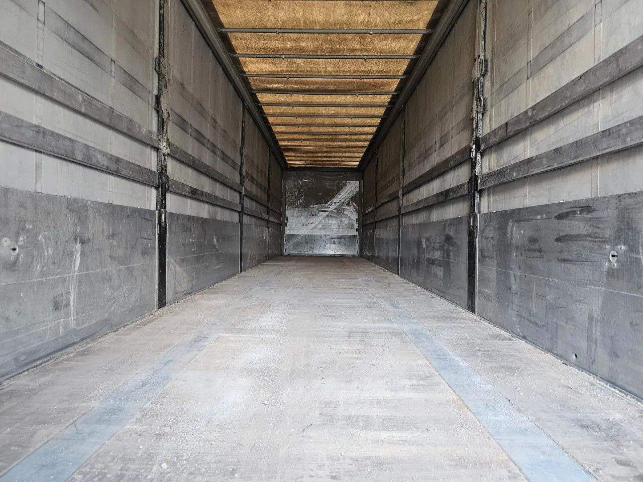 Schwarzmüller S1 J-seria, Side walls, Lifting Axle - Semiremorcă prelată: Foto 5 Schwarzmüller S1 J-seria, Side walls, Lifting Axle - Semiremorcă prelată: Foto 5