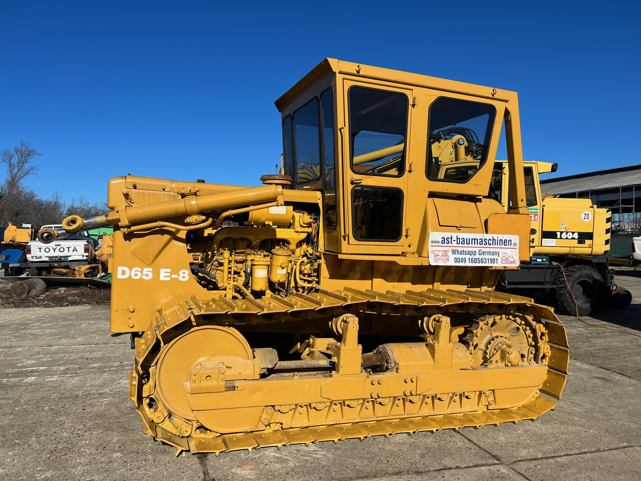 KOMATSU D65-E - Buldozer: Foto 1 KOMATSU D65-E - Buldozer: Foto 1