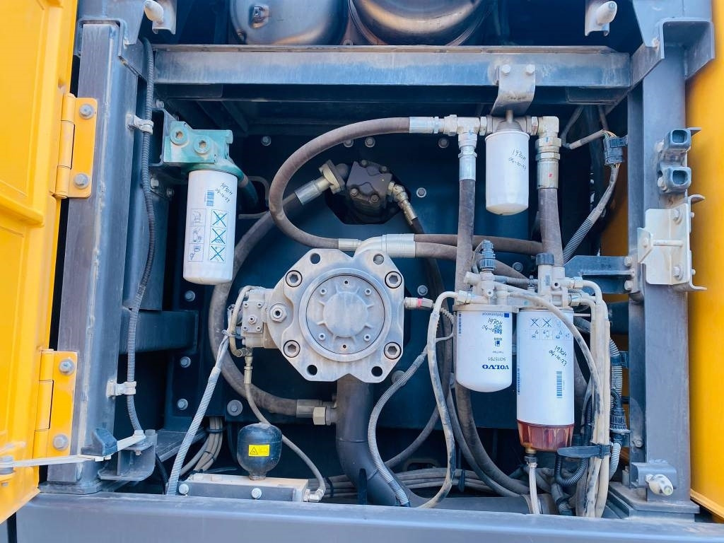 Excavator pe şenile Volvo ec350el: Foto 12