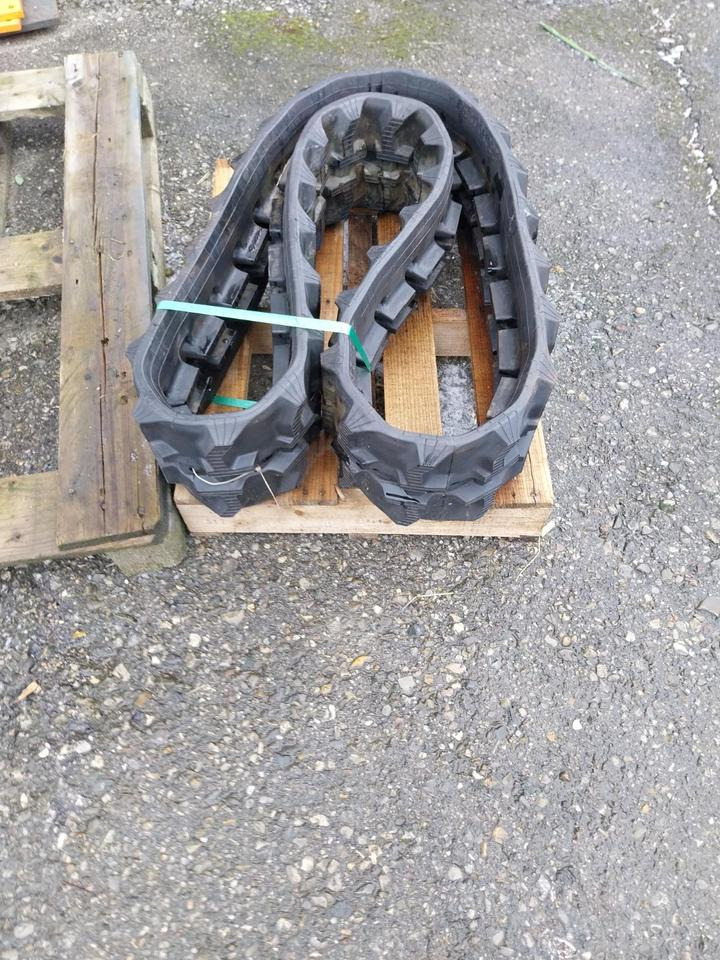 Neue Gummikette 230x96x35 Baggerkette Kette Caterpillar Takeuchi - Senila pentru Utilaje constructii: Foto 2 Neue Gummikette 230x96x35 Baggerkette Kette Caterpillar Takeuchi - Senila pentru Utilaje constructii: Foto 2