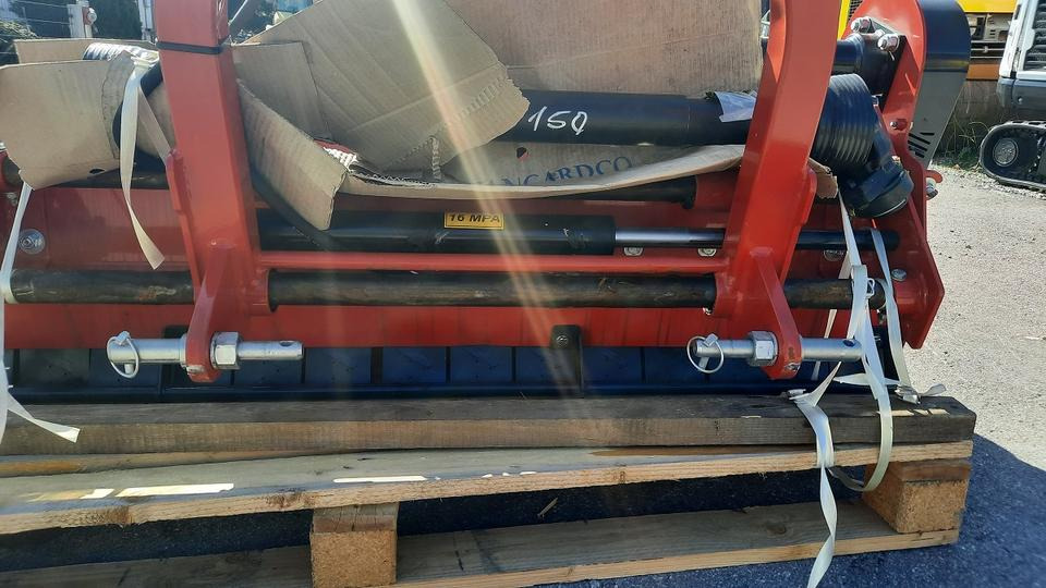 Neuer Schlegelmulcher Talex 1,5m hydr. Seitenverschub Mulcher - Tocător resturi vegetale: Foto 5 Neuer Schlegelmulcher Talex 1,5m hydr. Seitenverschub Mulcher - Tocător resturi vegetale: Foto 5