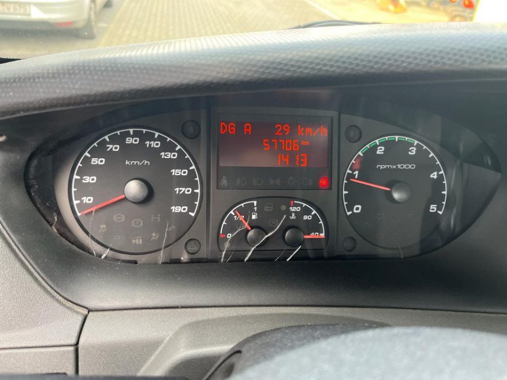 Autoutilitară cu platformă IVECO(I) IVECO(I) Daily Pritsche 29L13: Foto 6 Autoutilitară cu platformă IVECO(I) IVECO(I) Daily Pritsche 29L13: Foto 6