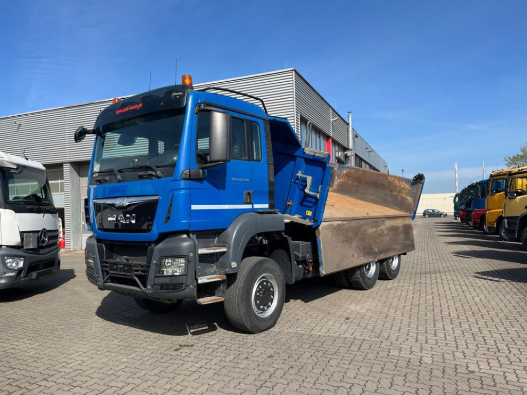MAN TG-S 26.440 6x6 3-Achs Allradkipper Bordmatik Schalter - Camion basculantă: Foto 1 MAN TG-S 26.440 6x6 3-Achs Allradkipper Bordmatik Schalter - Camion basculantă: Foto 1