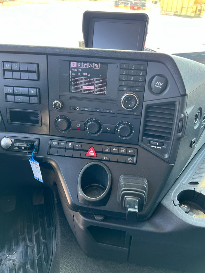 MERCEDES-BENZ Antos 2540 L 6x2 Pritsche LBW - Camion cu prelată: Foto 2 MERCEDES-BENZ Antos 2540 L 6x2 Pritsche LBW - Camion cu prelată: Foto 2