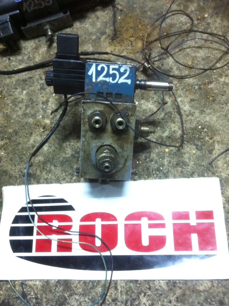 OIL CONTROL GROUP DIECI/0011Z 2400 373 - 1 SEKCYJNY + OLC L5110A201000000 + CEWKA 12VDC. - Supapa hidraulica pentru Utilaje constructii: Foto 1 OIL CONTROL GROUP DIECI/0011Z 2400 373 - 1 SEKCYJNY + OLC L5110A201000000 + CEWKA 12VDC. - Supapa hidraulica pentru Utilaje constructii: Foto 1