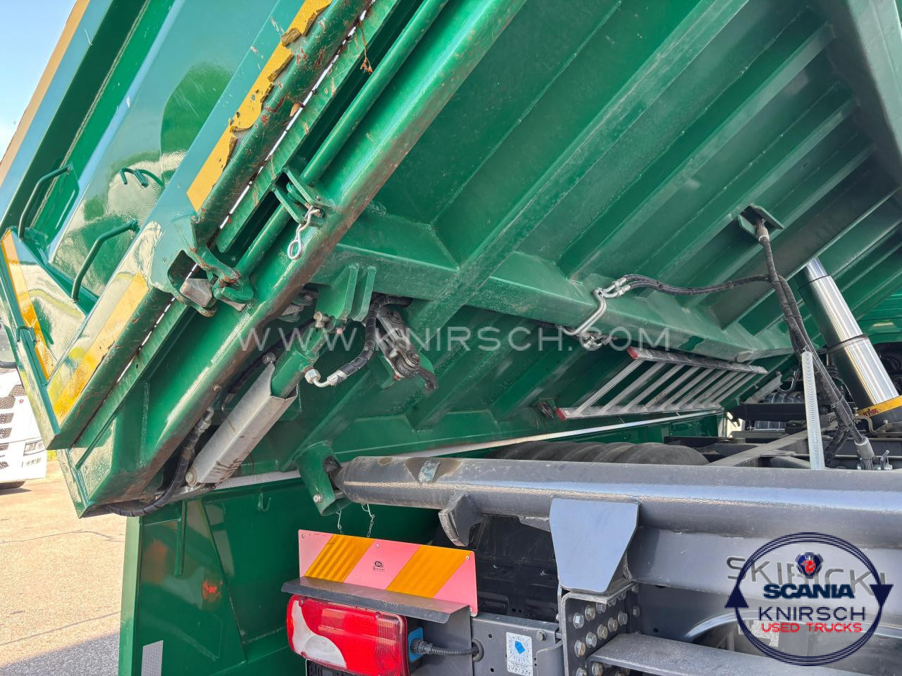 SCANIA P280B4x2HZ 3-Seiten Kipper / Bordmatic / HYVA - Camion basculantă: Foto 2 SCANIA P280B4x2HZ 3-Seiten Kipper / Bordmatic / HYVA - Camion basculantă: Foto 2