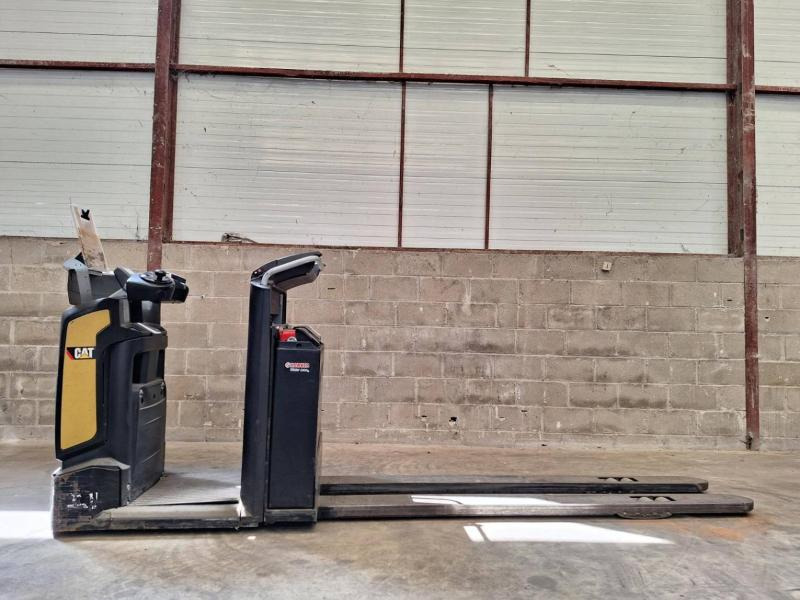 Caterpillar NO20NE - Stivuitorul selector: Foto 2 Caterpillar NO20NE - Stivuitorul selector: Foto 2