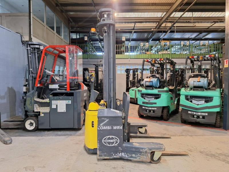 Combilift WR4 - Transpalet la mare înălţime: Foto 3 Combilift WR4 - Transpalet la mare înălţime: Foto 3