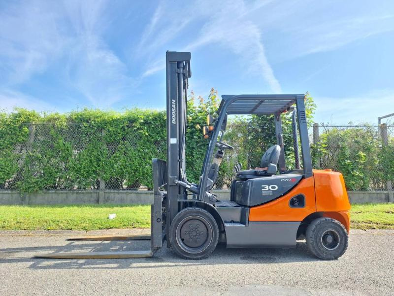 Doosan D30S 5 - Stivuitor diesel: Foto 3 Doosan D30S 5 - Stivuitor diesel: Foto 3