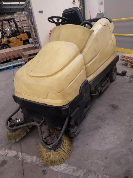 Kärcher BD100/25 - Măturătoare stradală: Foto 2 Kärcher BD100/25 - Măturătoare stradală: Foto 2