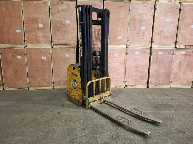 Yale MS14 - Transpalet la mare înălţime: Foto 3 Yale MS14 - Transpalet la mare înălţime: Foto 3