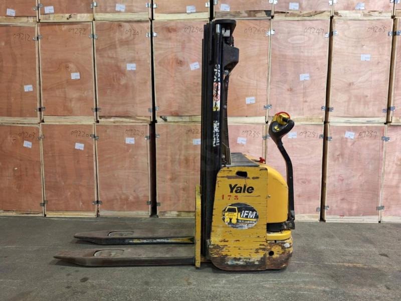 Yale MS14 - Transpalet la mare înălţime: Foto 4 Yale MS14 - Transpalet la mare înălţime: Foto 4