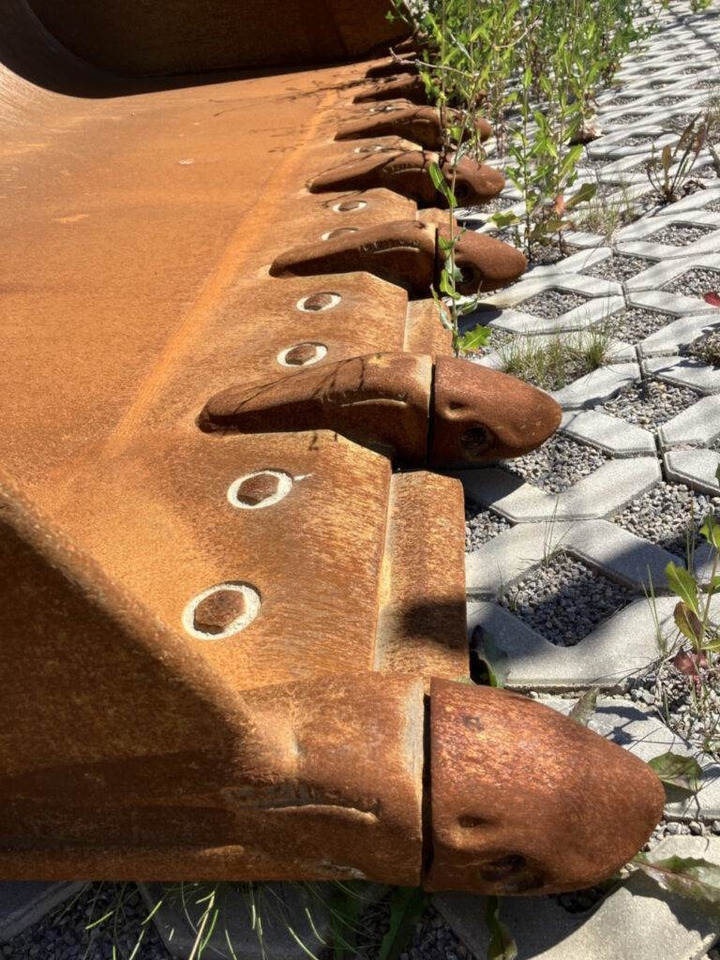 Volvo Schaufel mit Zähnen - Festanbau - Cupă: Foto 5 Volvo Schaufel mit Zähnen - Festanbau - Cupă: Foto 5
