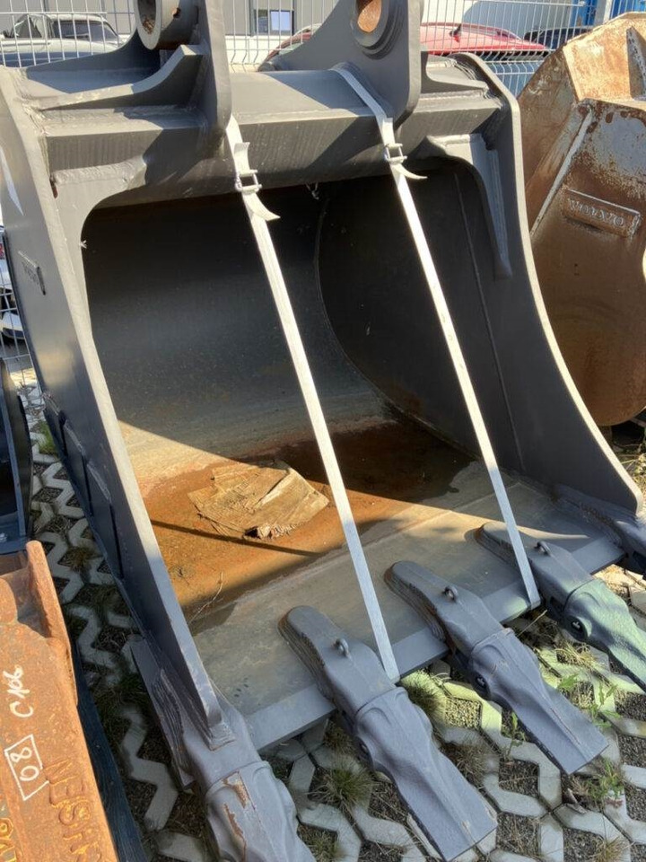 Volvo Tieflöffel mit Zähnen - Festanbau - Buldoexcavator: Foto 4 Volvo Tieflöffel mit Zähnen - Festanbau - Buldoexcavator: Foto 4