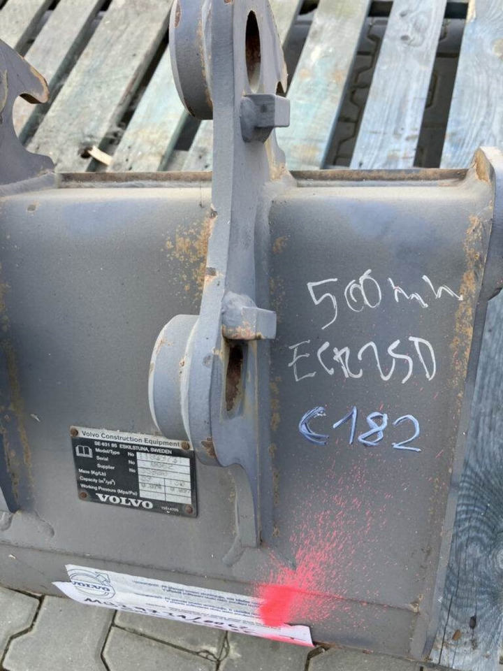 Volvo Tieflöffel mit Zähnen - Festanbau - Buldoexcavator: Foto 2 Volvo Tieflöffel mit Zähnen - Festanbau - Buldoexcavator: Foto 2