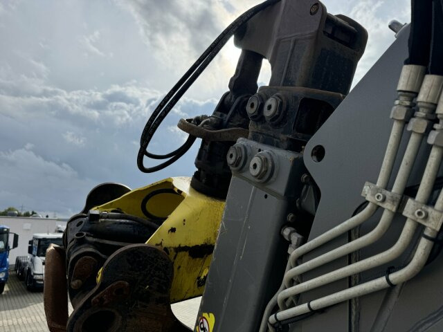 DAF XF 530 6x2 Holztransport Kran PENZ 15Z9.50 - Camion forestier, Camion cu macara: Foto 4 DAF XF 530 6x2 Holztransport Kran PENZ 15Z9.50 - Camion forestier, Camion cu macara: Foto 4