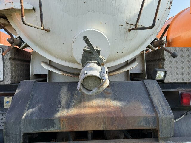 Hüffermann HSD181D Tankanhänger für nicht GGVS Güter - Remorcă cisternă: Foto 2 Hüffermann HSD181D Tankanhänger für nicht GGVS Güter - Remorcă cisternă: Foto 2