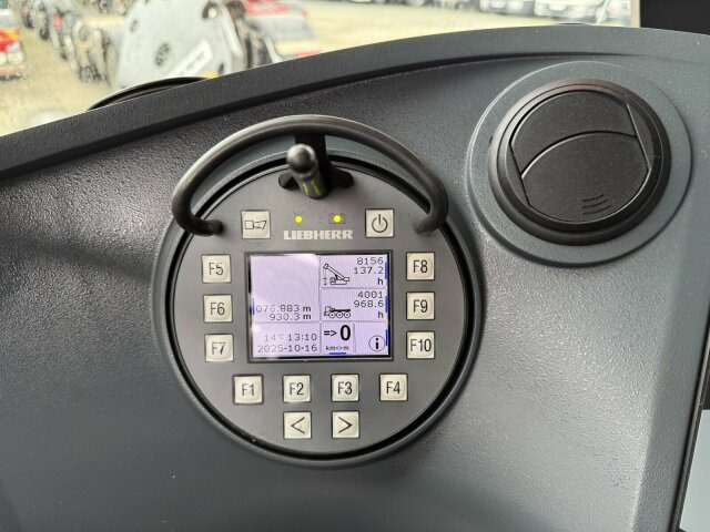 Liebherr LTM 1070-4.2 Autokran mit Spitze *TOP Zustand - Macara tot teren: Foto 5 Liebherr LTM 1070-4.2 Autokran mit Spitze *TOP Zustand - Macara tot teren: Foto 5