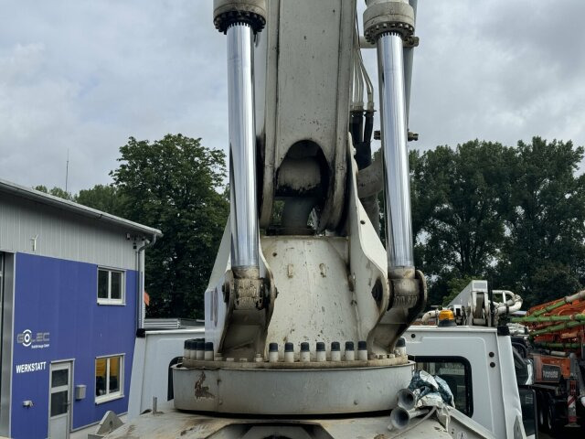 Mercedes-Benz ACTROS 3240 8x4 Betonpumpe PUTZMEISTER BSF 42 M - Autopompă de beton: Foto 2 Mercedes-Benz ACTROS 3240 8x4 Betonpumpe PUTZMEISTER BSF 42 M - Autopompă de beton: Foto 2