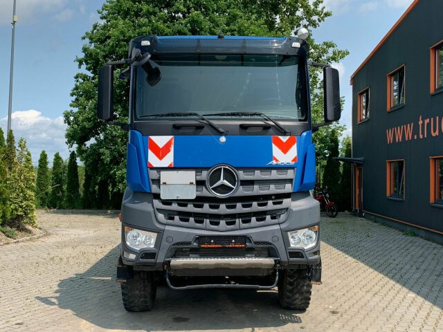 Mercedes-Benz AROCS 4145 8x8 EURO6 Muldenkipper TOP! - Camion basculantă: Foto 3 Mercedes-Benz AROCS 4145 8x8 EURO6 Muldenkipper TOP! - Camion basculantă: Foto 3
