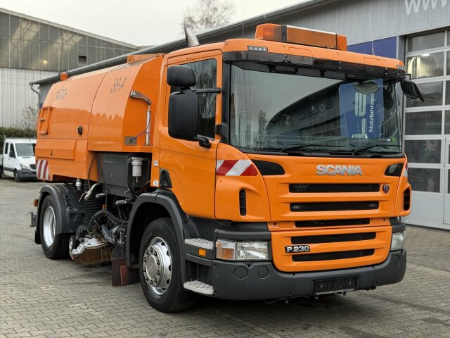 Scania P230 Kehrmaschine Johnston VT605- 6 M³ - Măturătoare stradală: Foto 1 Scania P230 Kehrmaschine Johnston VT605- 6 M³ - Măturătoare stradală: Foto 1