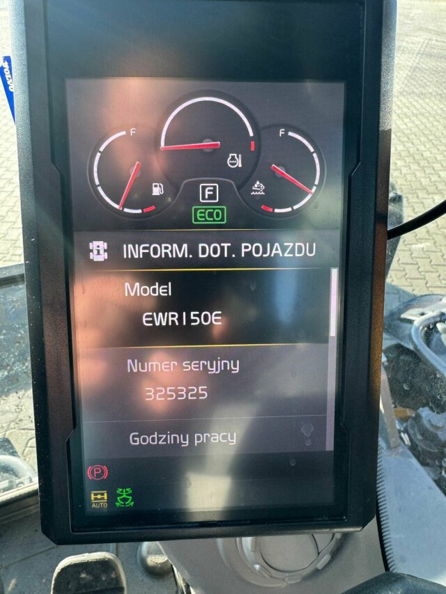 Volvo EWR150E Mobilbagger mit ROTATOR ENCONG EC319 - Excavator pe roţi: Foto 3 Volvo EWR150E Mobilbagger mit ROTATOR ENCONG EC319 - Excavator pe roţi: Foto 3