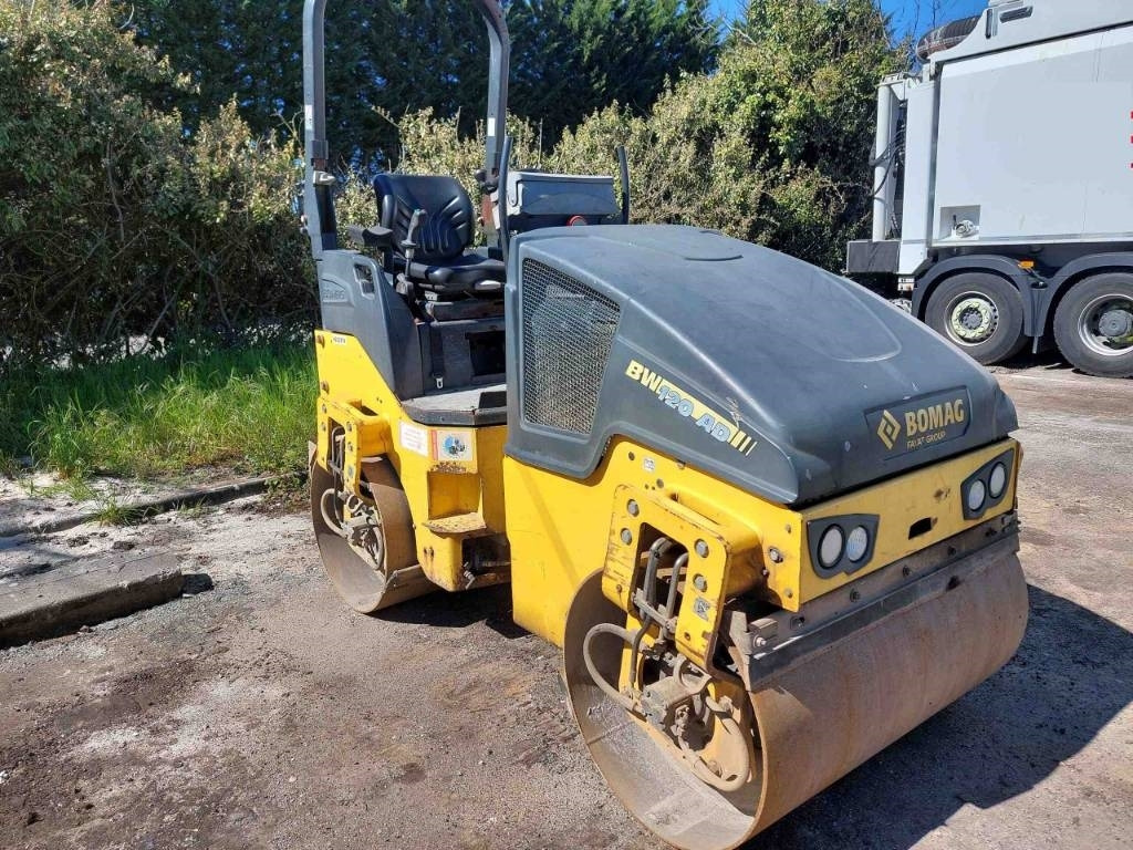 Bomag BW 120 AD-5 - Cilindru compactor pentru asfalt: Foto 1 Bomag BW 120 AD-5 - Cilindru compactor pentru asfalt: Foto 1