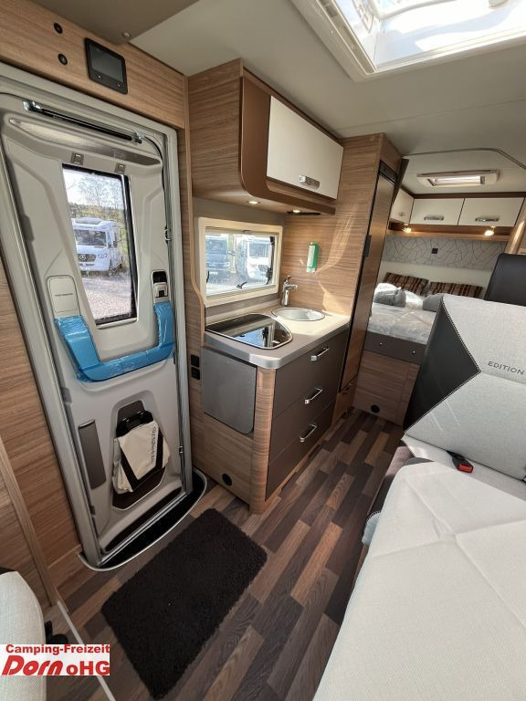 Autorulotă semi-integrată Weinsberg CaraCompact 600 MF EDITION [PEPPER] Care-Drive-P: Foto 12