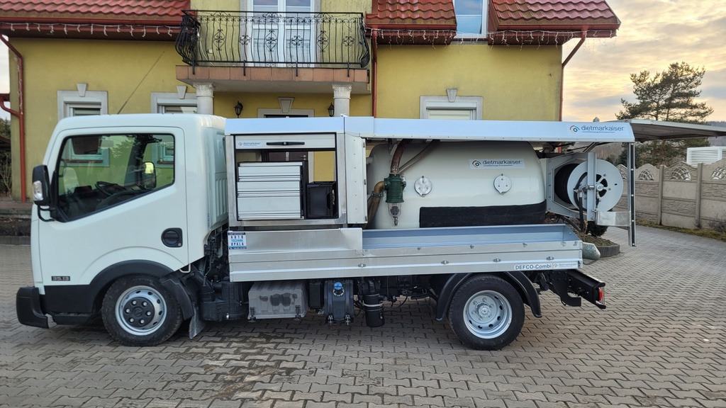 Nissan Cabstar COMBI Kanalreiniger VAAVUM CLEANER - Maşină pentru vidanjări: Foto 1 Nissan Cabstar COMBI Kanalreiniger VAAVUM CLEANER - Maşină pentru vidanjări: Foto 1
