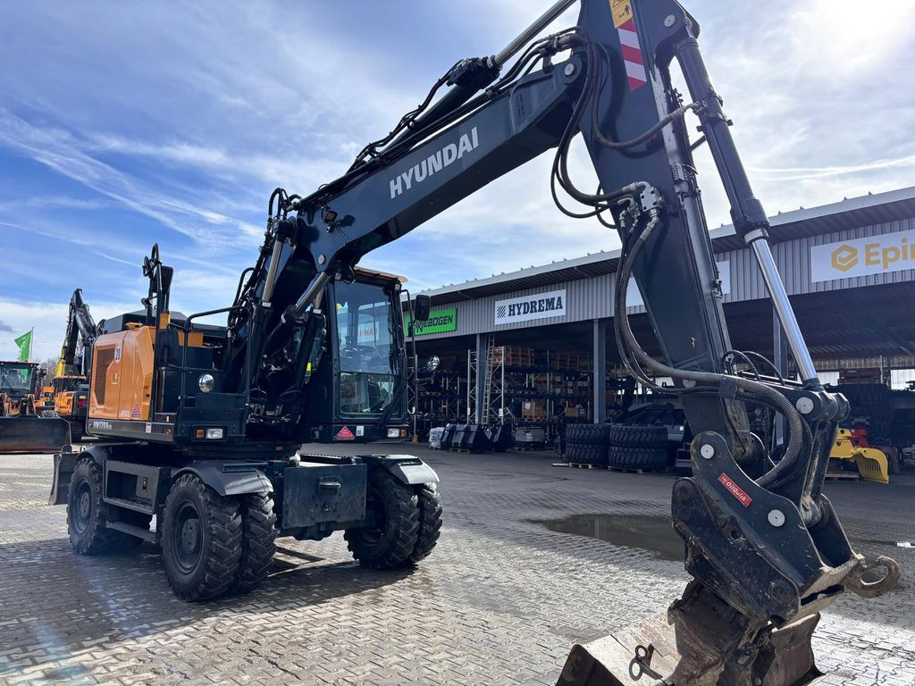 Hyundai HW170ACR Hyundai HW170ACR - Excavator pe roţi: Foto 2 Hyundai HW170ACR Hyundai HW170ACR - Excavator pe roţi: Foto 2