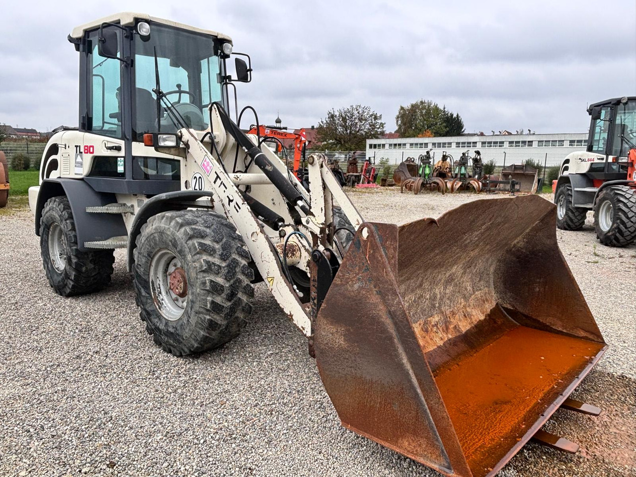 TEREX TL 80 - Încărcător frontal pe pneuri: Foto 2 TEREX TL 80 - Încărcător frontal pe pneuri: Foto 2