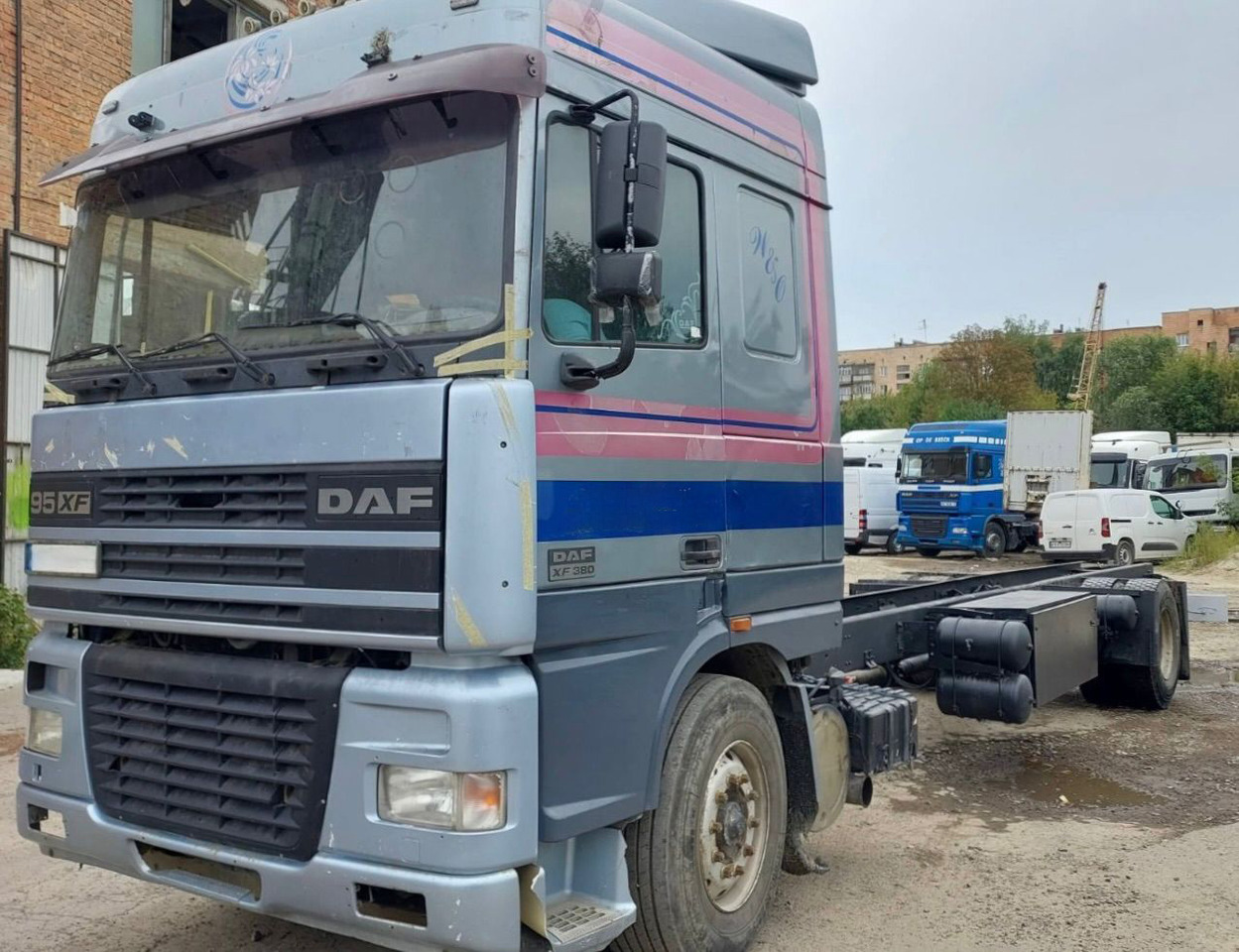 DAF 95XF380 - Camion şasiu: Foto 2 DAF 95XF380 - Camion şasiu: Foto 2