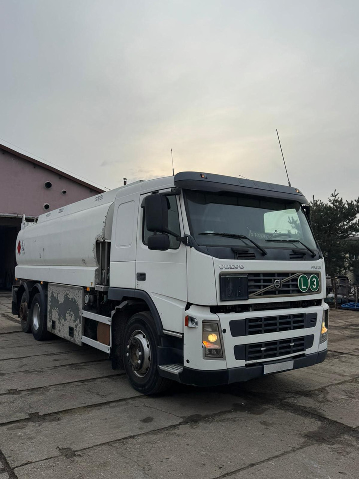 VOLVO FM12.380 - Camion cisternă: Foto 5 VOLVO FM12.380 - Camion cisternă: Foto 5