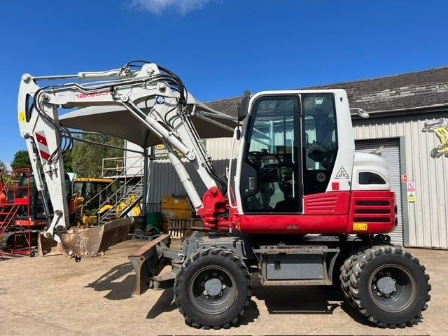 Takeuchi TB295W - Excavator pe roţi: Foto 5 Takeuchi TB295W - Excavator pe roţi: Foto 5