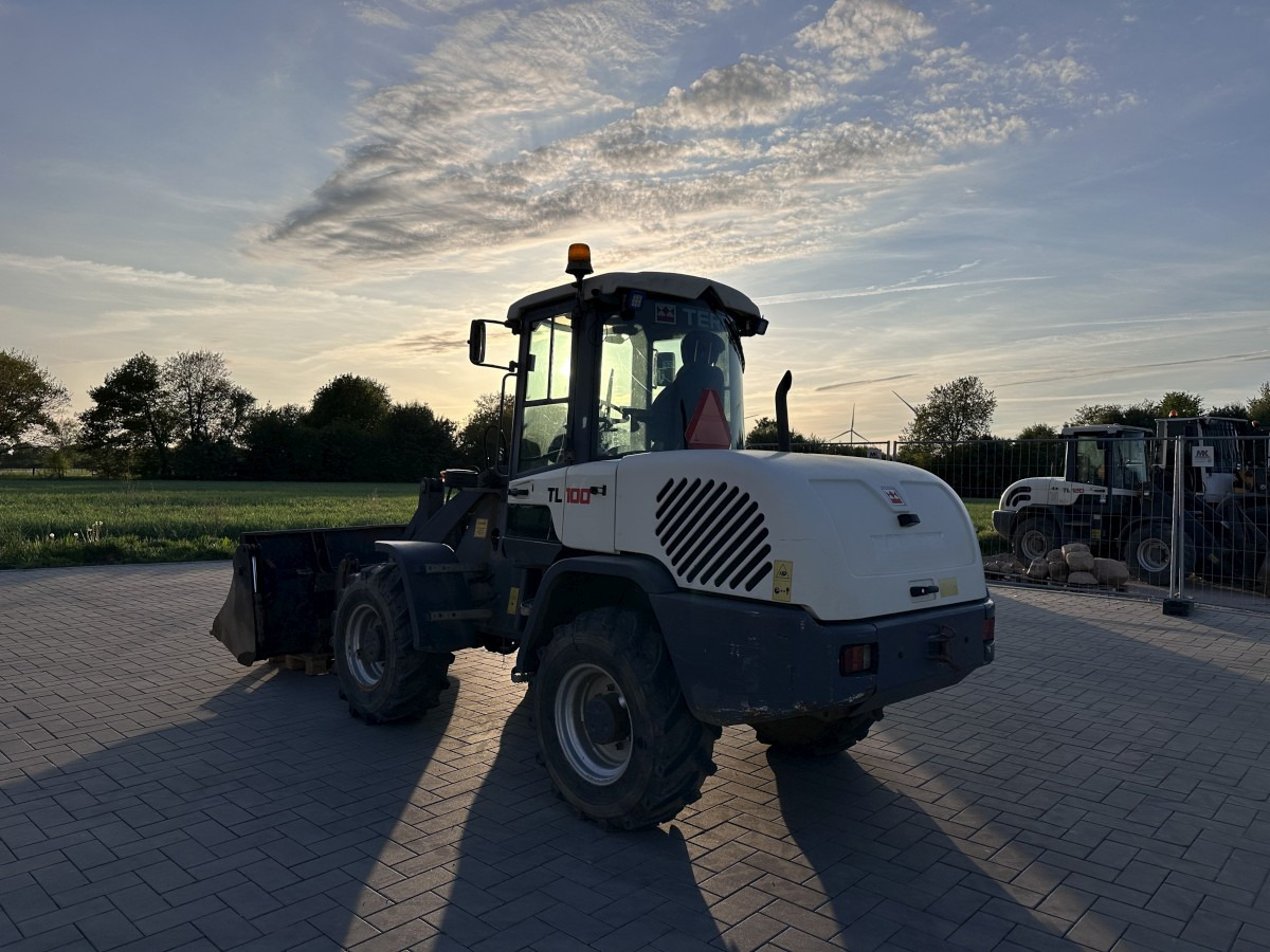 TEREX TL 100 - 30 Km/h Schaufel + Palettengabel Top ! - Încărcător frontal pe pneuri: Foto 5 TEREX TL 100 - 30 Km/h Schaufel + Palettengabel Top ! - Încărcător frontal pe pneuri: Foto 5