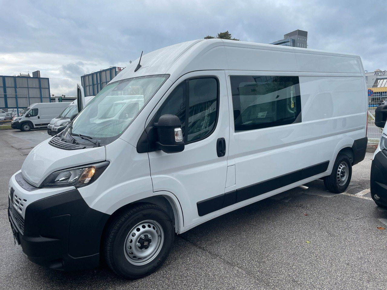 Fiat Ducato 35H L3H2 180 Teilverglast KaWa 2025 - Dubă: Foto 2 Fiat Ducato 35H L3H2 180 Teilverglast KaWa 2025 - Dubă: Foto 2