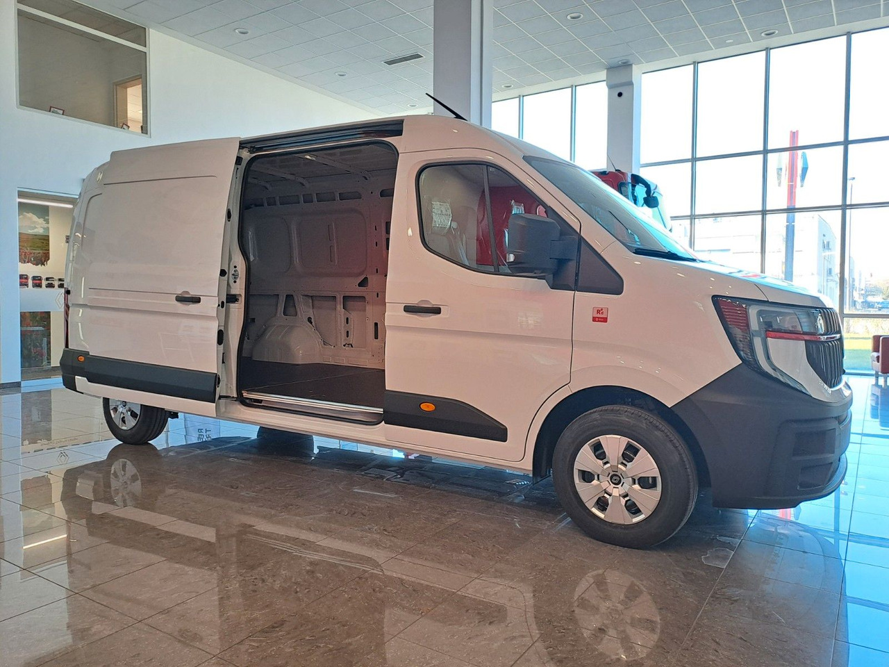 Renault Master L3H2 150 - NAV Klimaaut. Holzb. 270° - Dubă: Foto 5 Renault Master L3H2 150 - NAV Klimaaut. Holzb. 270° - Dubă: Foto 5